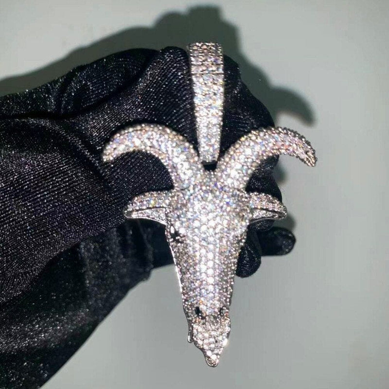 Iced Up London VVS Diamond Pendant <br> Goat Head <br> (18K Gold)